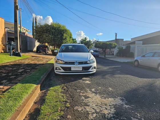 VOLKSWAGEN VIRTUS 1.0 200 TSI HIGHLINE AUTOMÁTICO